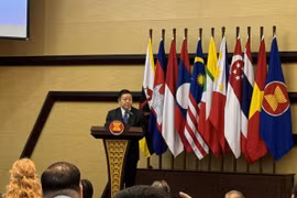 El secretario general de la ASEAN, Kao Kim Hourn, interviene en el evento. (Fuente: VNA)