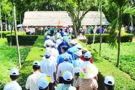 Visitantes en Nghe An (Fuente:VNA)