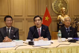 El embajador vietnamita en Tailandia, Pham Viet Hung, interviene en el evento. (Fuente: VNA)