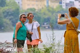 Turistas en Hanoi (Fuente: VNA)
