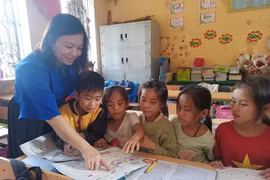 El proyecto se destina a apoyar la educación de niños de minorías étnicas y menores con discapacidades en Vietnam (Fuente: Vietnamplus)