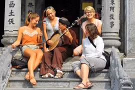 Vietnam se esmera por recibir ocho millones de turistas extranjeros en 2023