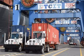 Vietnam logrará superávit comercial de 10 mil millones de dólares en 2022