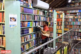 La librería más antigua en la “calle de libros” Dinh Le en Hanoi