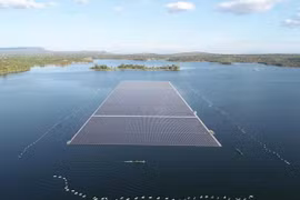 Tailandia pondrá en operación la mayor granja solar flotante del mundo