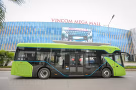 Ponen a prueba en Vietnam los primeros autobuses eléctricos