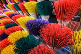 Aldea de oficio tradicional de incienso Thuy Xuan en Hue