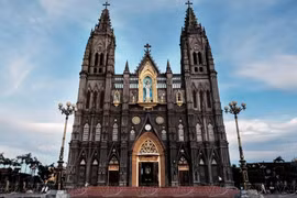 Exploran la belleza de la iglesia de Hung Nghia