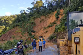 Tifón Molave causa daños en las localidades centrales de Vietnam