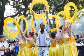 Calienta carnaval callejero atmósfera de Hanoi en ocasión de su Día de Liberación