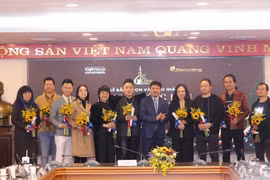Premios “Cong hien” de VNA reconocen a los artistas vietnamitas más dedicados a la música
