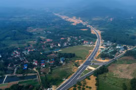 Arranca construcción de vía que conectará avenida Thang Long con autopista Hanoi-Hoa Binh
