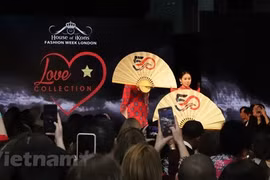 Ao Dai vietnamita capta atención de diseñadores británicos 