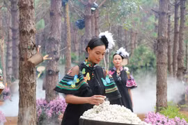 Desfile de moda honra la cultura de las tierras de Altiplanicie Occidental
