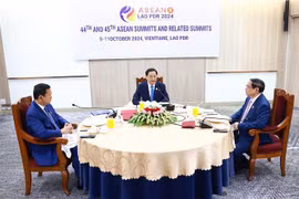 El primer ministro de Vietnam, Pham Minh Chinh, y sus homólogos de Laos, Sonexay Siphandone, y de Camboya, Samdech Thipadei Hun Manet, sostuvieron un desayuno de trabajo. (Fuente: VNA)