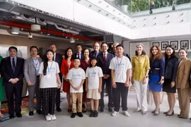 Participantes en el evento. (Fuente:VNA)
