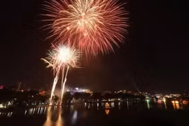 Lanzarán en Hanoi fuegos artificiales por aniversario de su liberación. (Fuente:VNA)
