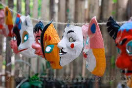 Promueven desarrollo de aldeas de oficios tradicionales