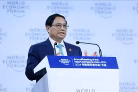 El primer ministro vietnamita, Pham Minh Chinh, habla en el evento. (Fuente:VNA)