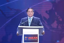 El primer ministro vietnamita, Pham Minh Chinh, habla en el evento. (Fuente: VNA)