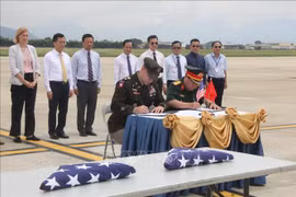 En la 165ª ceremonia de repatriación de restos de soldados estadounidenses desaparecidos en la guerra en Vietnam. (Fuente:VNA)