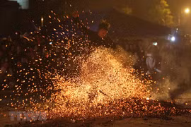 [Fotos] Fiesta de danza sobre fuego de la etnia Dao Rojo en Nuevo Año Lunar