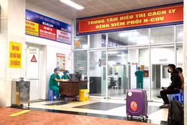 [Foto] Médicos vietnamitas atienden a pacientes con COVID-19