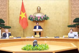 El primer ministro de Vietnam, Pham Minh Chinh preside la reunión ordinaria del Gobierno (Fuente: VNA)
