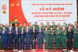 El acto conmemorativo por el 80 aniversario del Día tradicional del Departamento General de Política del Ejército Popular de Vietnam cuenta con la participación del secretario general del PCV, To Lam (Fuente: VNA)