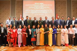 La Embajada de Vietnam en Singapur celebra ceremonia para conmemorar el 80 aniversario del Ejército Popular de la nación indochina (Fuente: VNA)