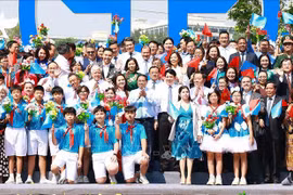 Premier de Vietnam participa en Festival cultural por la paz en Hanoi