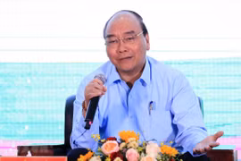 Dialoga primer ministro de Vietnam con agricultores nacionales