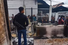 Policía indonesia recapturó a más de 100 presos fugados en isla de Sumatra 