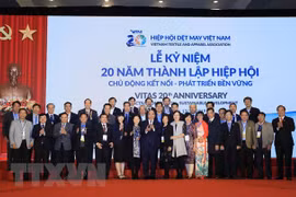 Insta premier de Vietnam a elevar exportaciones de confecciones textiles a 110 mil millones de dólares 