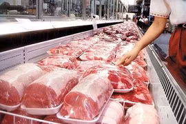 Recomienda Ministerio de Finanzas de Vietnam reducir impuestos para la importación de pollo y cerdo