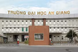 Asisten diplomáticos extranjeros a acto conmemorativo por la fundación de universidad vietnamita