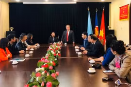 Intercambian Vietnam y Ucrania experiencias en administración pública