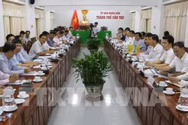 Exhortan a ciudad vietnamita a abrir más vuelos internacionales para atraer inversiones 