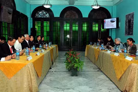 Vietnam y Cuba intercambian experiencias sobre elaboración de políticas 
