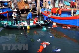 Lanzan en Vietnam concurso de reciclaje de desechos plásticos