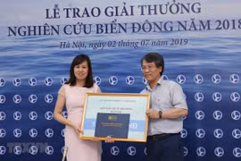 Premian en Vietnam trabajos investigativos más destacados en 2018 sobre el Mar del Este 