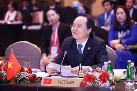 Vietnam da importancia a enseñanza de lenguas extranjeras 