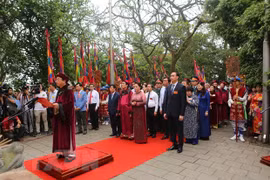 Rinden en Vietnam homenaje a los Reyes Hung