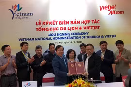 Firman la Administración del Turismo de Vietnam y Vietjet Air un memorando de cooperación
