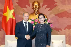 Aboga presidenta del Parlamento vietnamita por pronta ratificación de acuerdos firmados con la UE