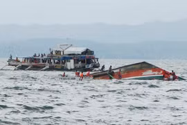 Al menos siete muertos en naufragio de embarcaciones en Filipinas
