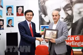 Fortalecen relaciones entre partidos comunistas de Vietnam e Italia