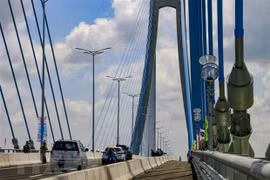 Proyecta Vietnam impulsar inversiones públicas en construcción de infraestructuras
