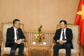 Recibe vicepremier vietnamita al director general del grupo tailandés SCG