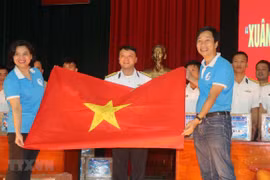 Entregan regalos por Año Nuevo Lunar a soldados estacionados en zonas insulares